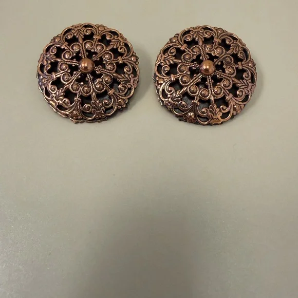 Vintage Renoir Signed Cooper Filigree Round Clip On Earrings - Picture 2 of 9